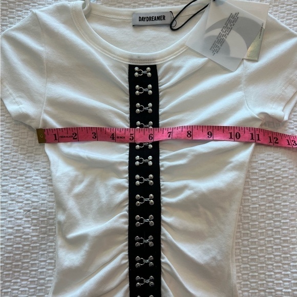 DAYDREAMER HOOK & EYE BABY TEE IN VINTAGE WHITE - Picture 11 of 13